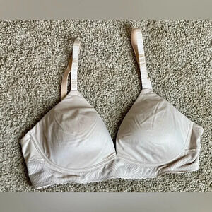 NWOT Vanity Fair Bra 36B